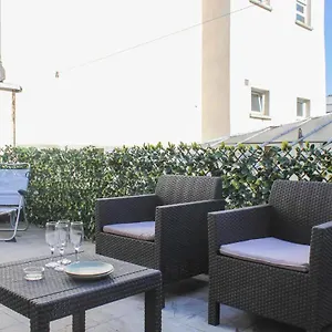 https://luxueux-appartement-avec-terrasse-vue-sur-tout-opera.fr-paris.fr